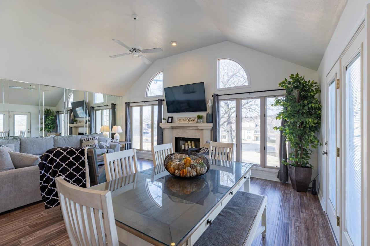B 32-1 Spacious Villa Close To Pool Branson Exterior foto